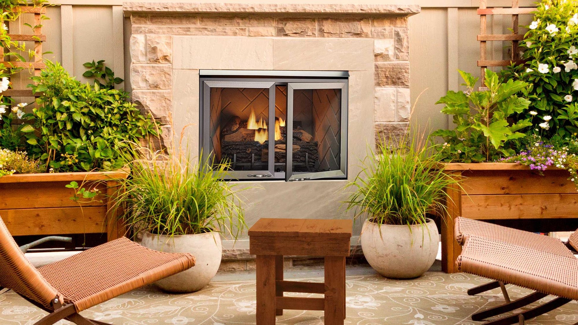 Majestic Vesper 42" Traditional Outdoor Vent Free Gas Fireplace With Traditional Stacked Refractory
