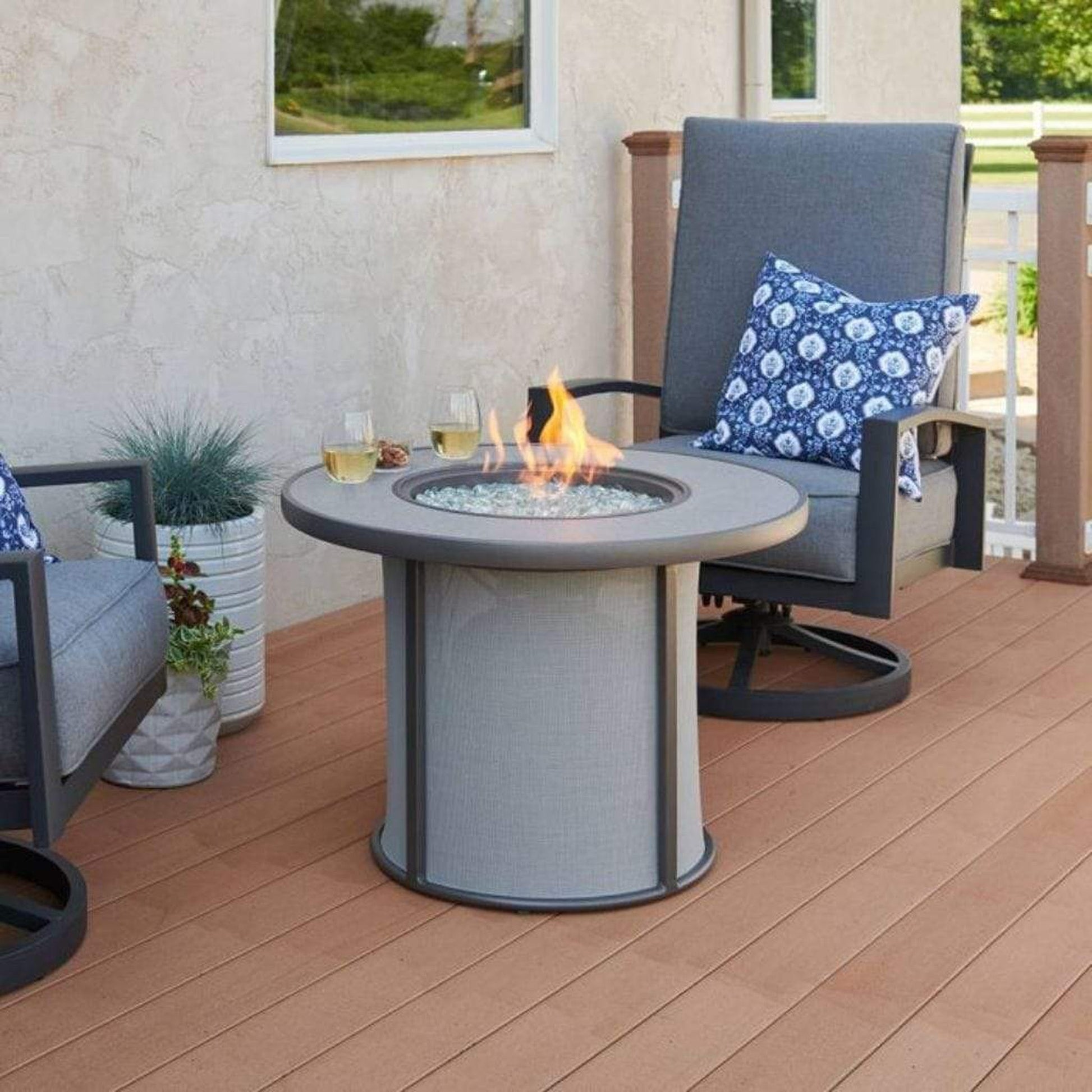 The Outdoor GreatRoom Company Stonefire 31" Brown Round Gas Fire Pit Table