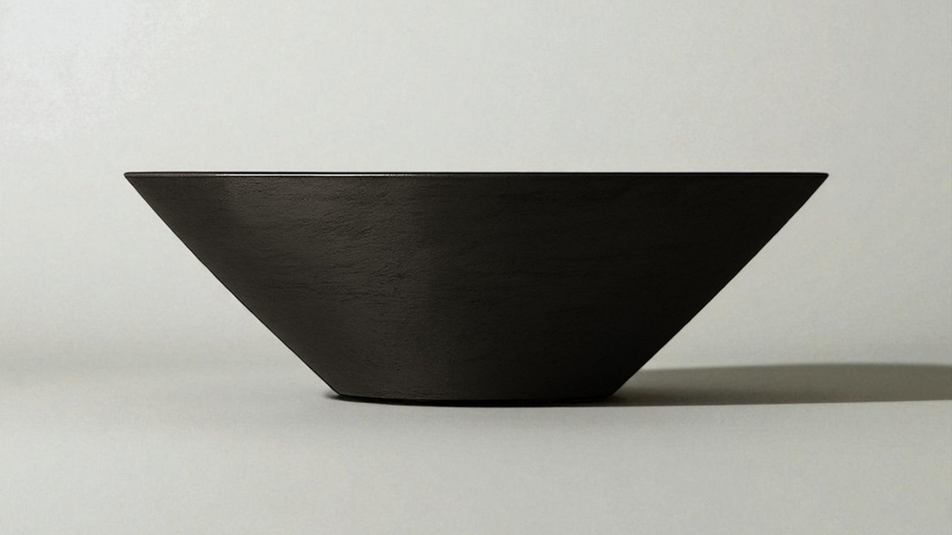 Warming Trends AON 38" Black Finish Glass Fiber Reinforced Concrete Round Halo Large Wok With U140 Crossfire Brass Burner and 31" Circular Plate